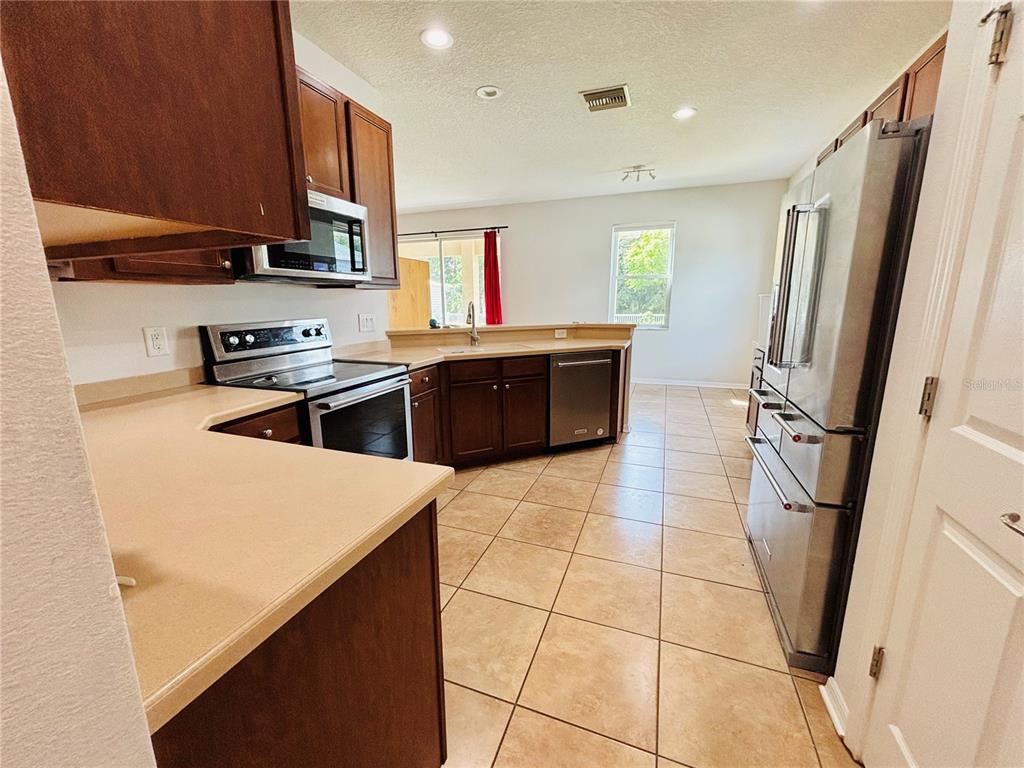 13635 ARTESA BELL DRIVE, RIVERVIEW, FL — photo 2 of 5