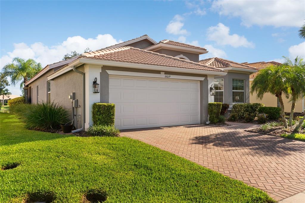 16019 GOLDEN LAKES DRIVE, WIMAUMA, FL — photo 2 of 30