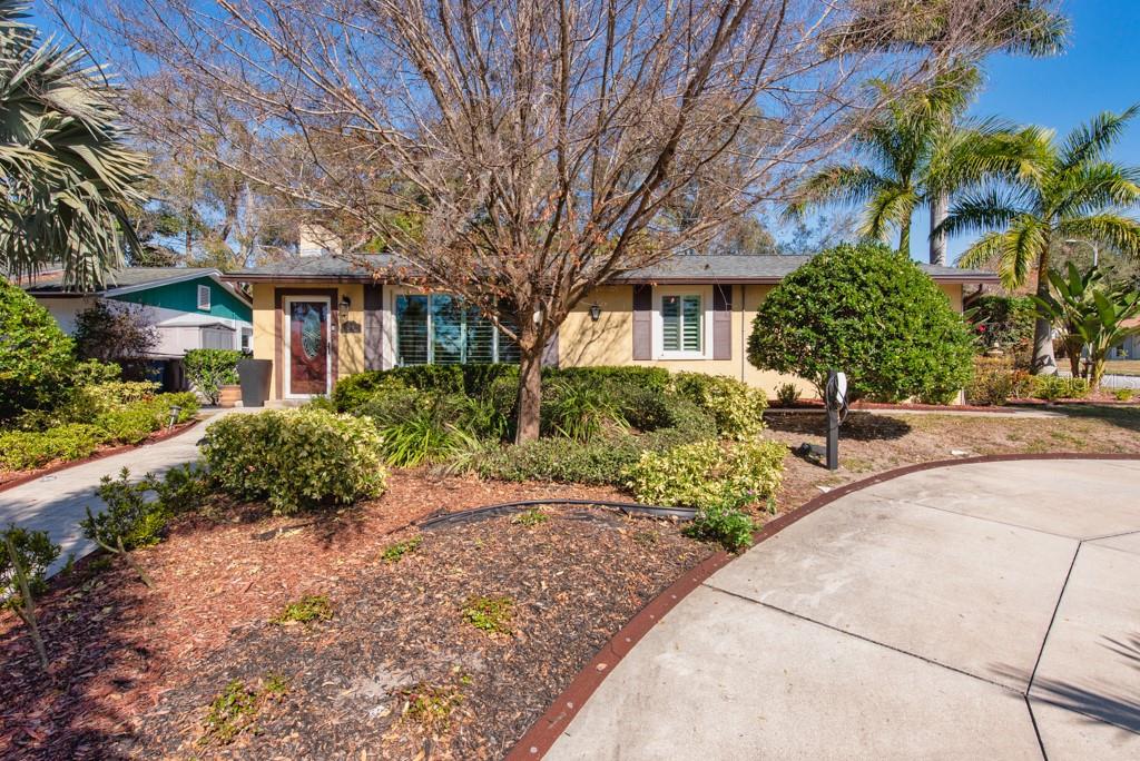 2816 APPLEWOOD DRIVE