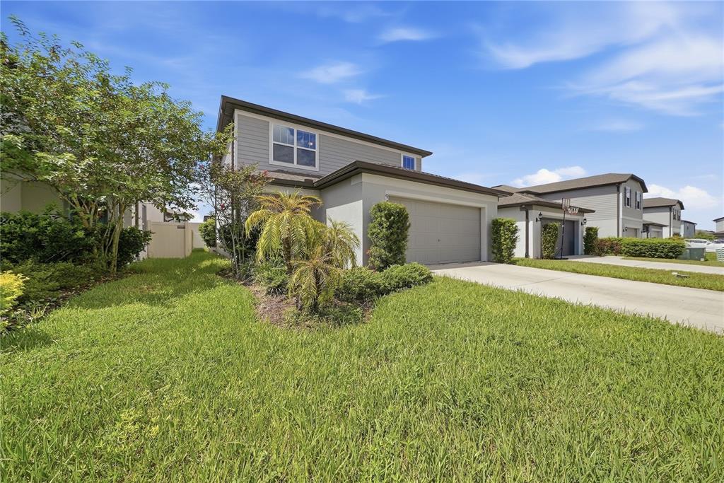9469 RALLY SPRING LOOP, WESLEY CHAPEL, FL — photo 2 of 30