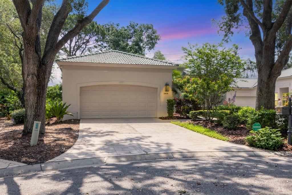 2816 BRETON WOODS