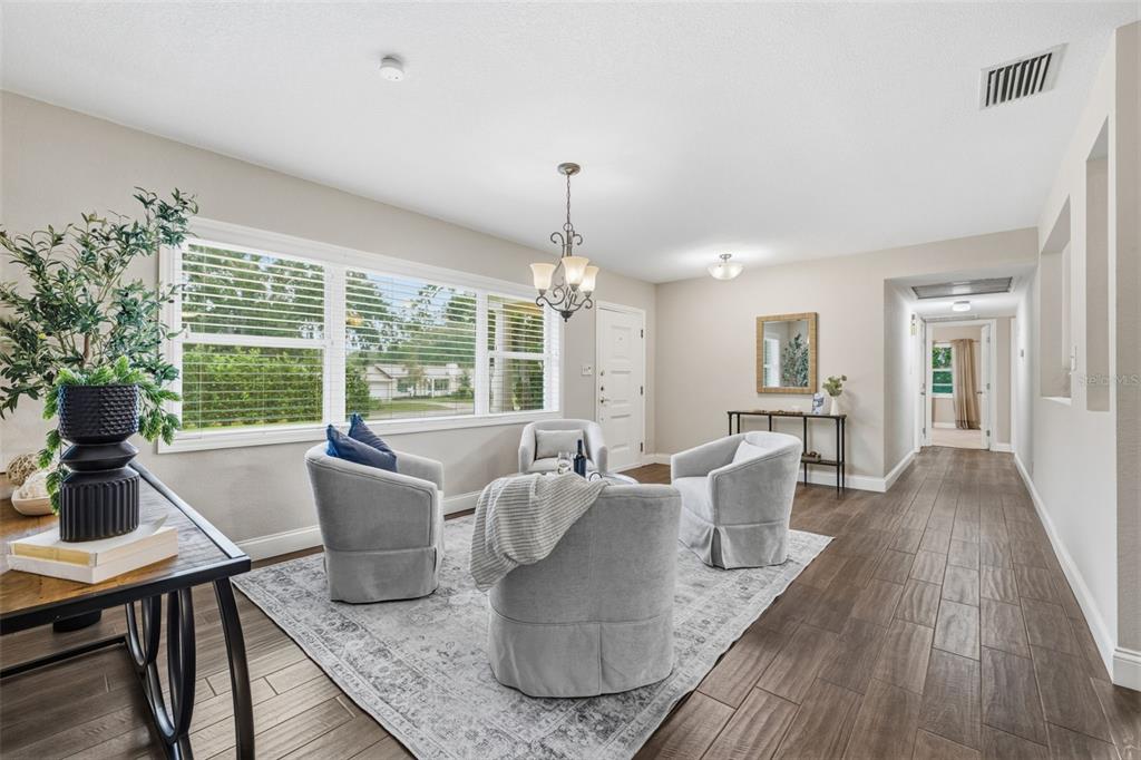 11714 N ROME AVENUE, TAMPA, FL — photo 2 of 30