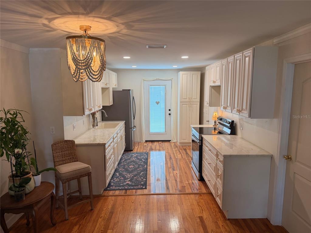 519 NORFOLK STREET, DUNEDIN, FL — photo 5 of 29