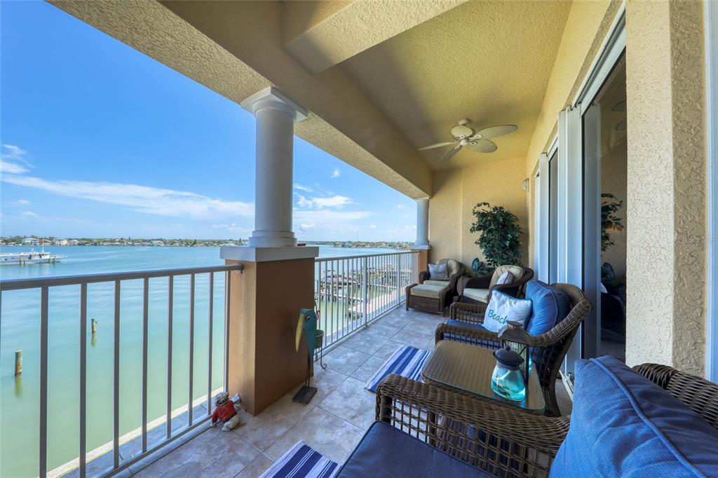 17715 GULF BOULEVARD UNIT 303, REDINGTON SHORES, FL — photo 5 of 38