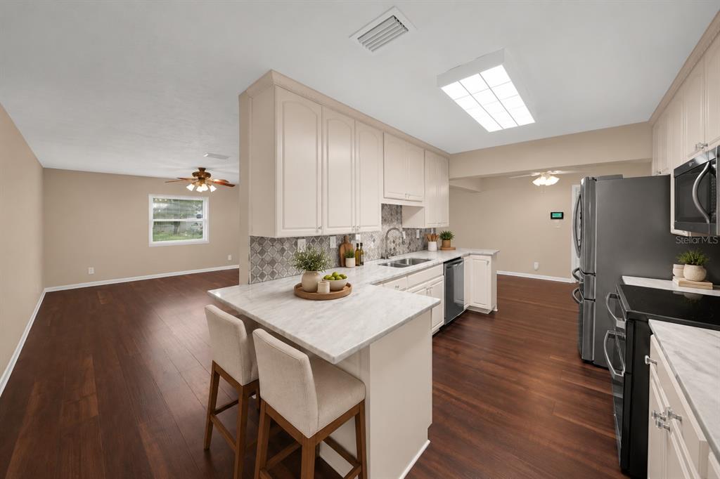 116 WINDY CIRCLE, BRANDON, FL — photo 3 of 22