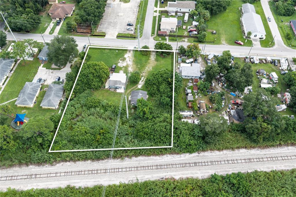 MANGO AVENUE, SARASOTA, FL — photo 2 of 17