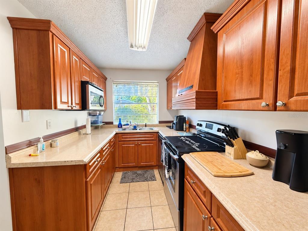 7535 ABONADO ROAD UNIT B, TAMPA, FL — photo 5 of 22