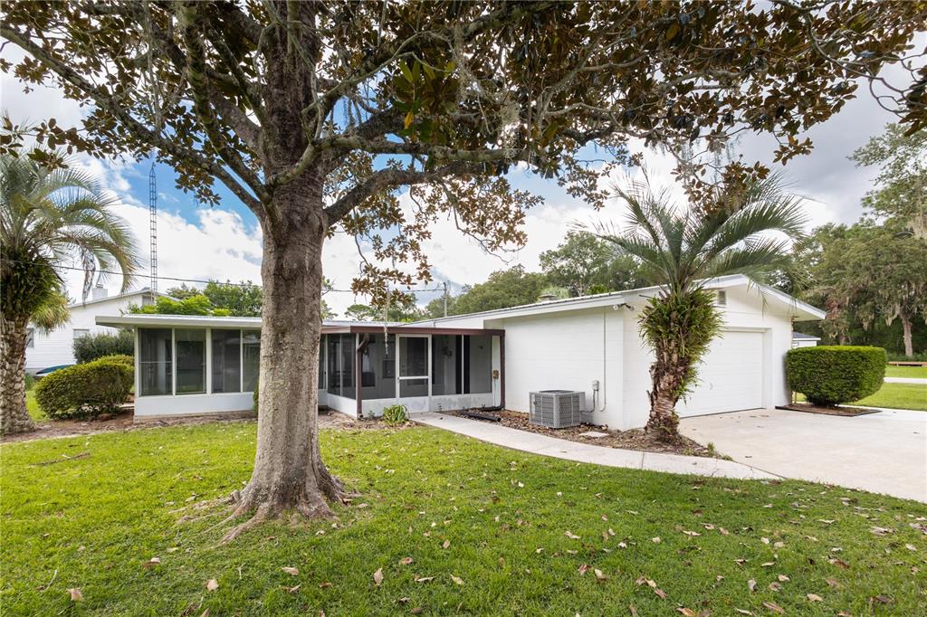 690 E COUNTRY CLUB DRIVE, WILLISTON, FL — photo 4 of 30