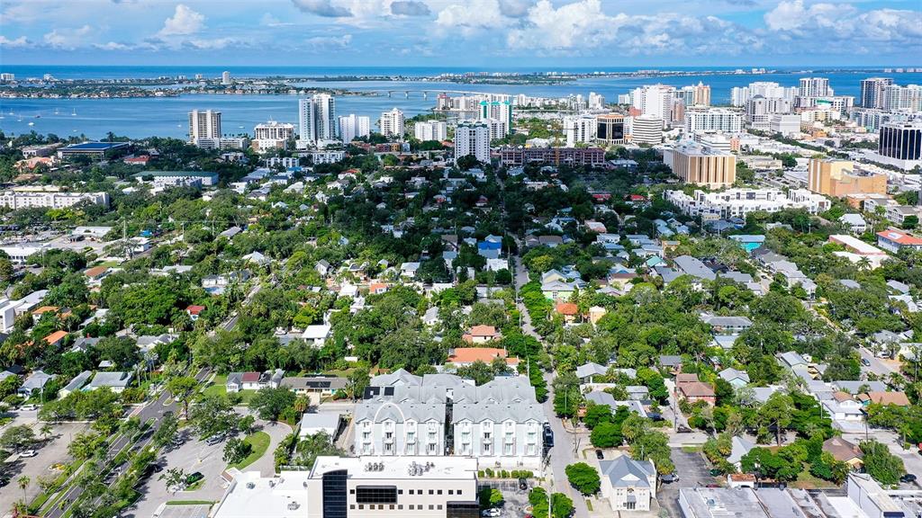 516 LAUREL PARK DRIVE, SARASOTA, FL — photo 3 of 30