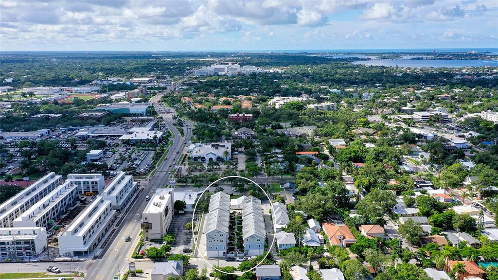 516 LAUREL PARK DRIVE, SARASOTA, FL — photo 4 of 30