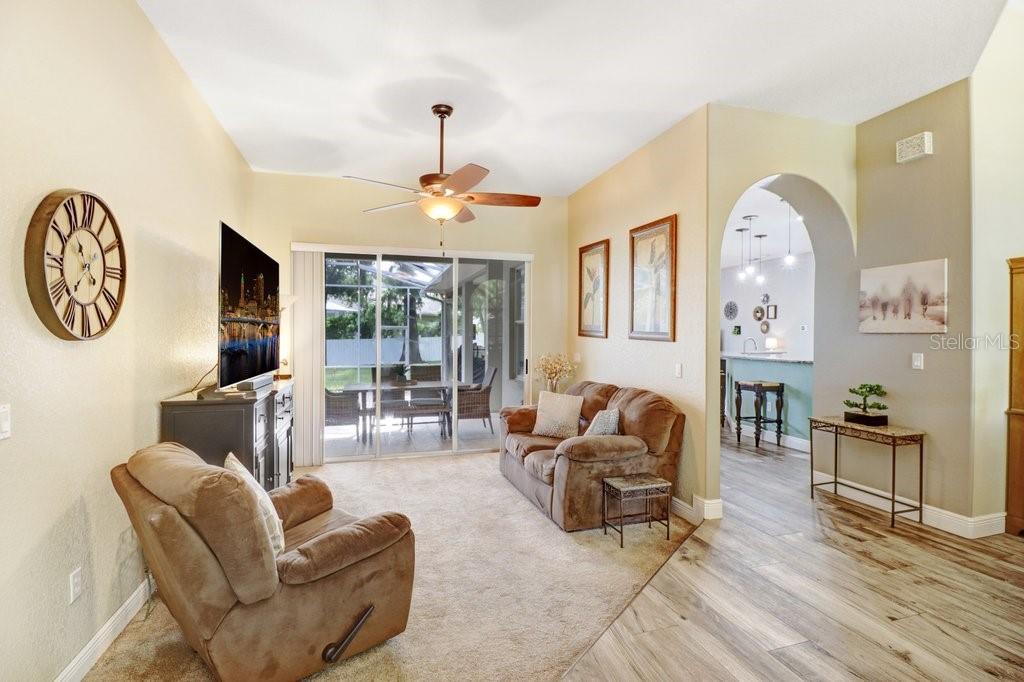 2203 VALRICO FOREST DRIVE, VALRICO, FL — photo 2 of 30