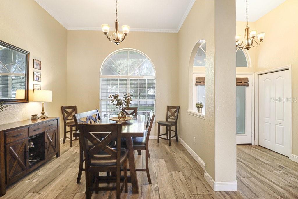 2203 VALRICO FOREST DRIVE, VALRICO, FL — photo 5 of 30