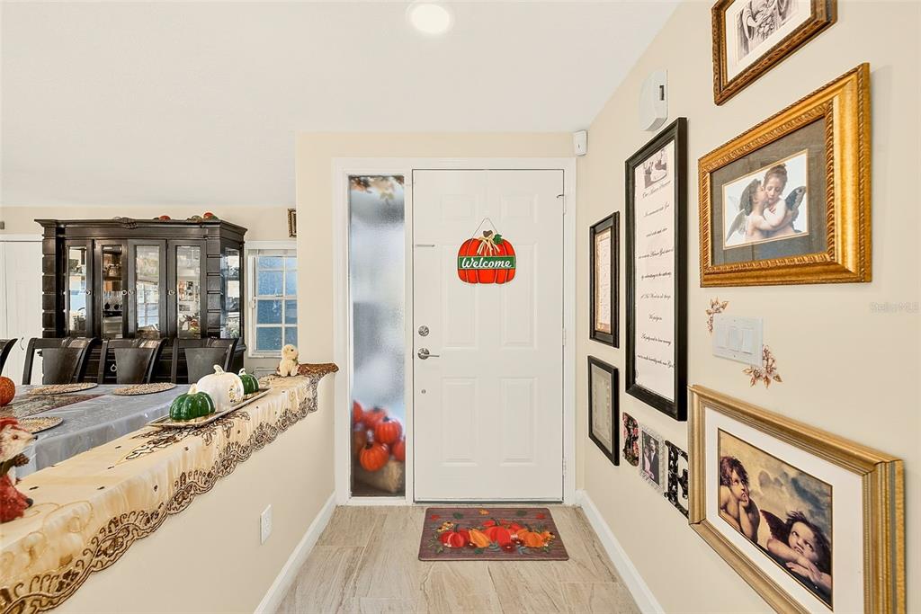 8747 GLEN LAKES BOULEVARD N, ST PETERSBURG, FL — photo 5 of 43