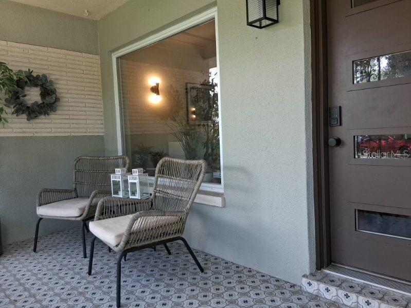 8220 YARDLEY AVENUE N, ST PETERSBURG, FL — photo 4 of 61