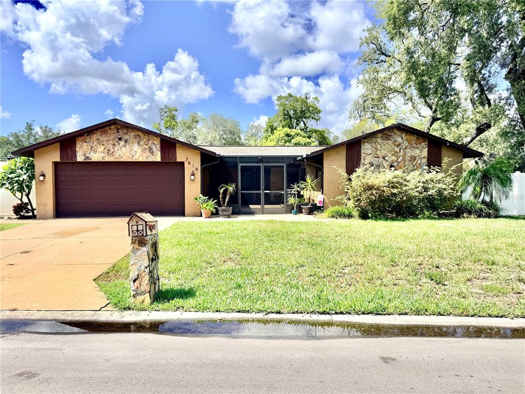 7616 LAUREL OAK COURT