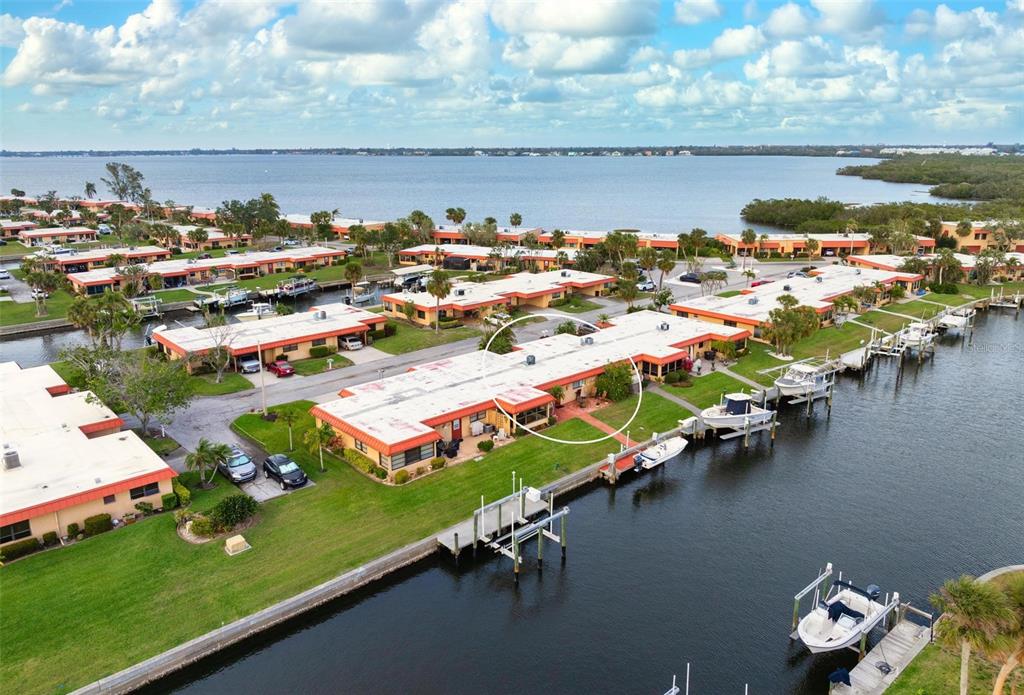 9527 AZURE COVE