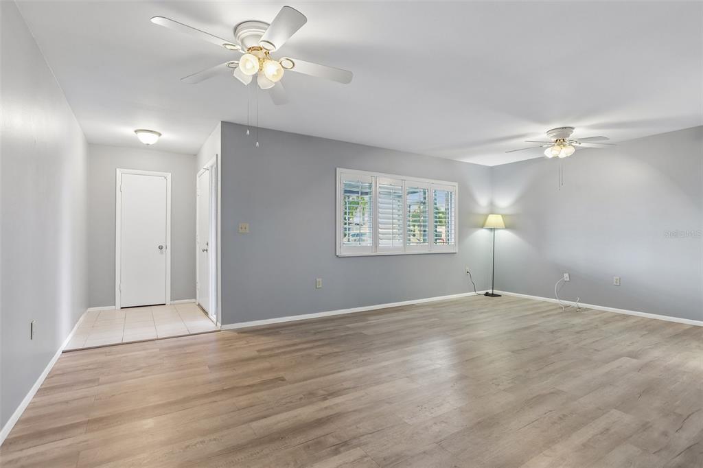 1001 LA JOLLA AVENUE, SUN CITY CENTER, FL — photo 5 of 30