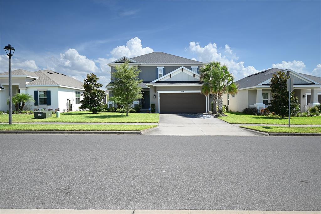 924 LAKESIDE ESTATES DRIVE