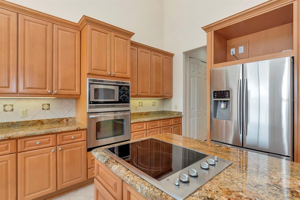 2012 ISLAND ESTATES DRIVE, PARRISH, FL — photo 4 of 29