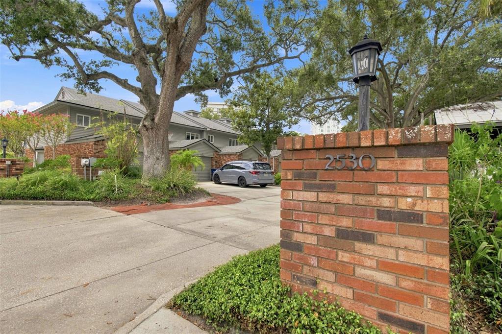 2530 W MARYLAND AVENUE UNIT C, TAMPA, FL — photo 3 of 30