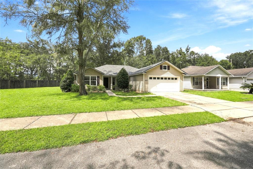 12104 NW 162ND DRIVE, ALACHUA, FL — photo 3 of 30