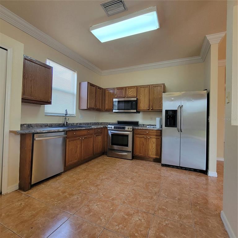 10419 GOLDENBROOK WAY, TAMPA, FL — photo 3 of 8