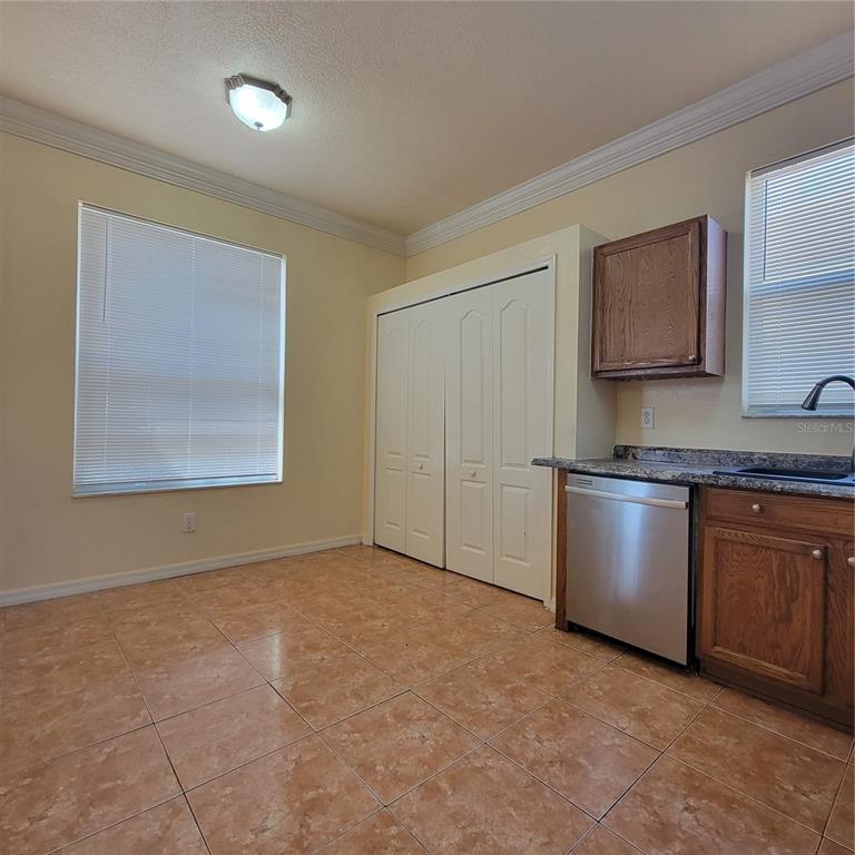 10419 GOLDENBROOK WAY, TAMPA, FL — photo 4 of 8