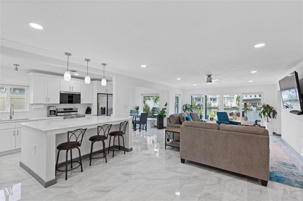 166 BAYSIDE DRIVE, CLEARWATER, FL — photo 5 of 30