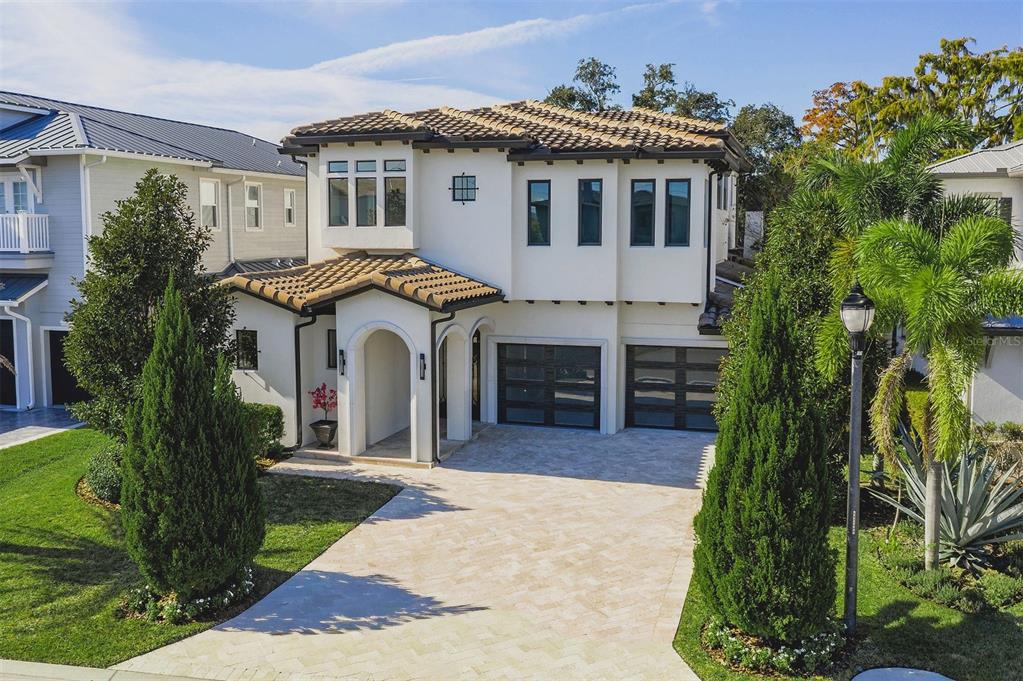 560 COUNTRY CLUB DRIVE