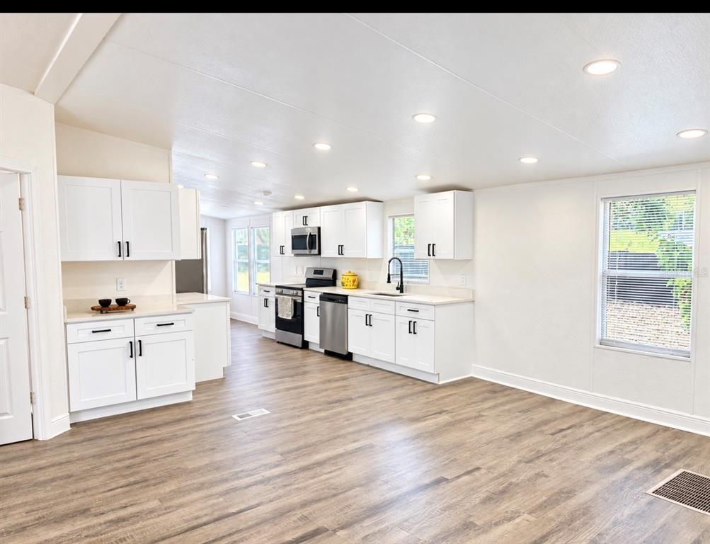15601 SW 95TH AVENUE, DUNNELLON, FL — photo 5 of 25