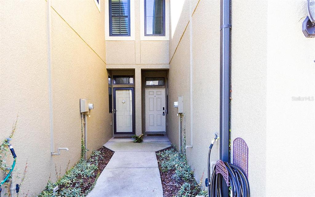 5179 BAY ISLE CIRCLE, CLEARWATER, FL — photo 2 of 22