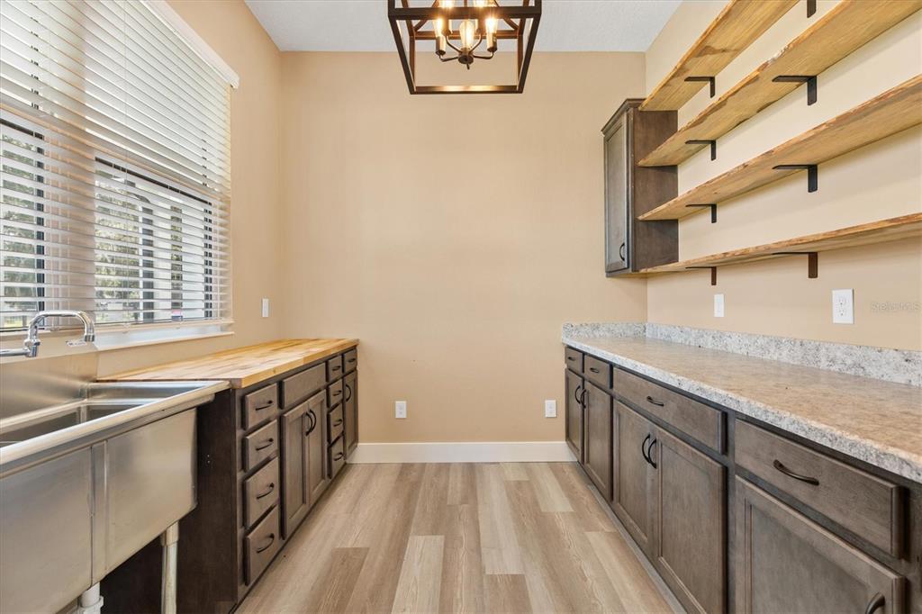2540 NE 77TH ROAD, WILDWOOD, FL — photo 5 of 30