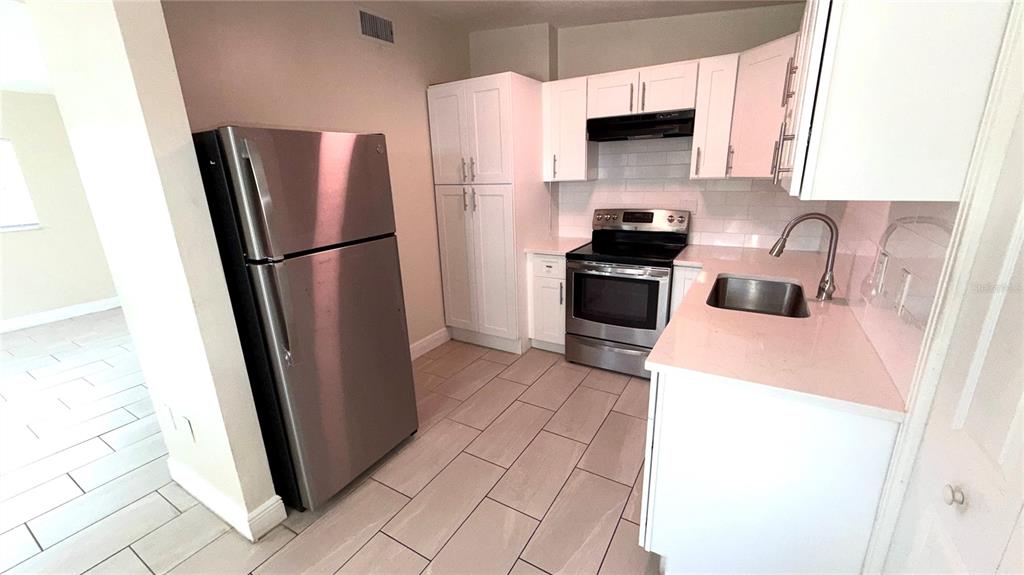 1425 HESTER DRIVE, LAKELAND, FL — photo 5 of 22