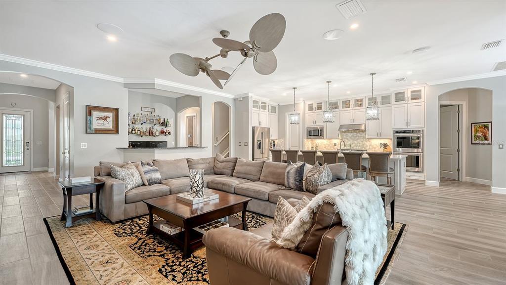 7997 GRANDE SHORES DRIVE, LAKEWOOD RANCH, FL — photo 3 of 30