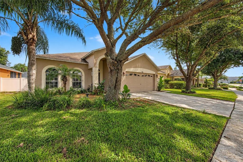 10330 GOLDENBROOK WAY, TAMPA, FL — photo 2 of 30