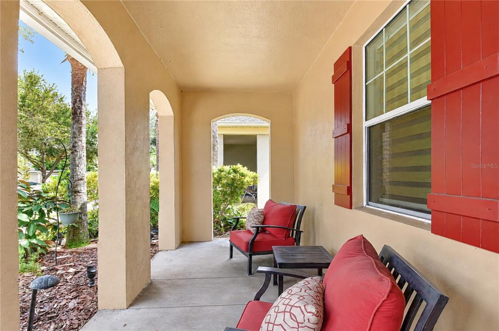 6806 MUNCASTER COURT, TAMPA, FL — photo 4 of 30