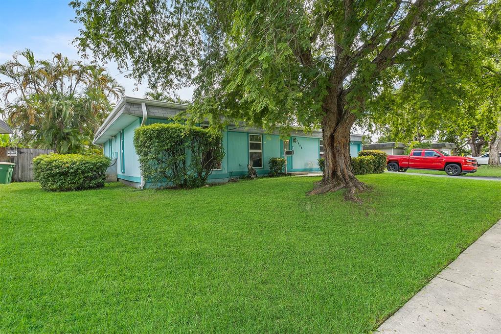 7906 NW 75TH AVENUE