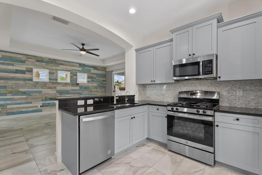 4105 DEEP CREEK TERRACE, PARRISH, FL — photo 3 of 30