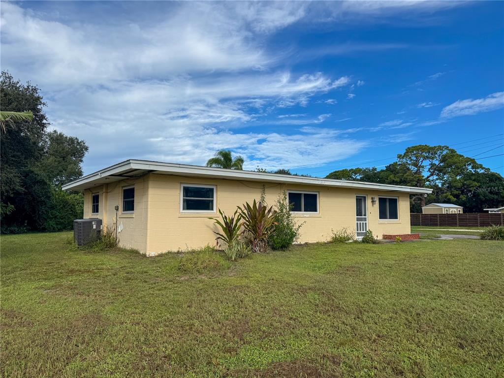 1205 SUNSET AVENUE, NOKOMIS, FL — photo 2 of 24