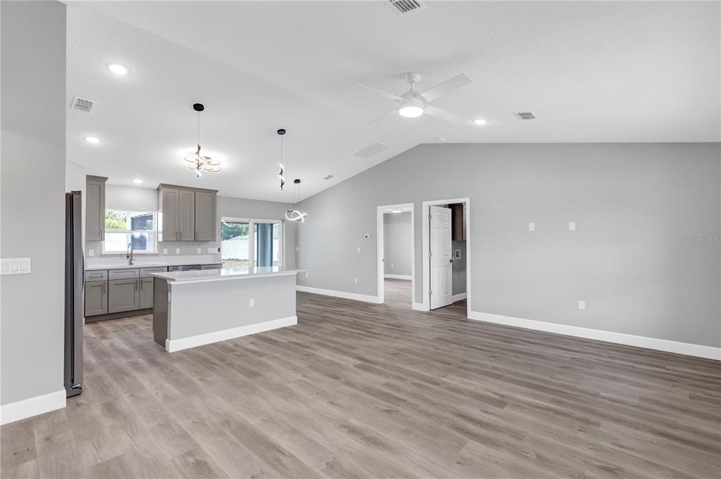 9679 SE 157TH LANE, SUMMERFIELD, FL — photo 4 of 18