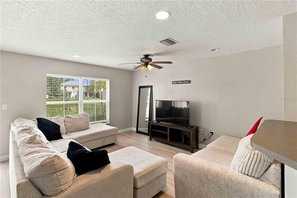 10810 JOHANNA AVENUE, RIVERVIEW, FL — photo 5 of 25