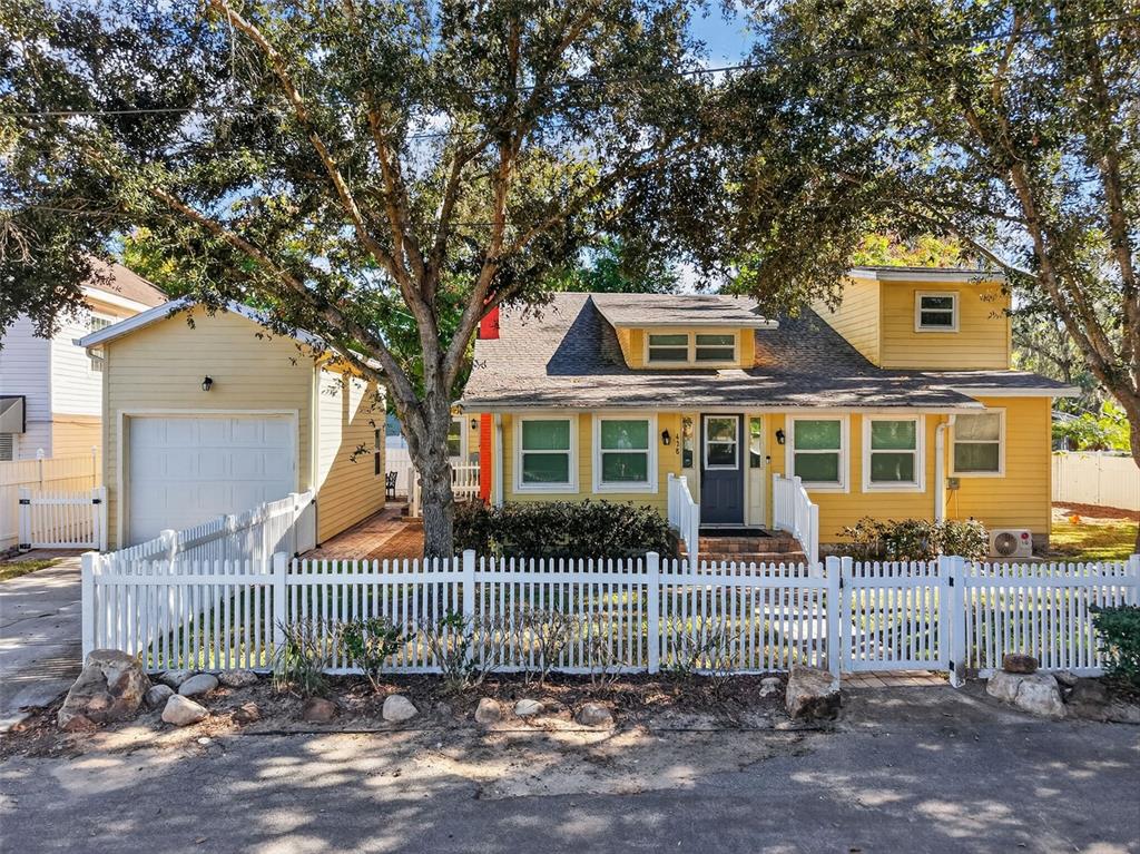428 HILLCREST COURT