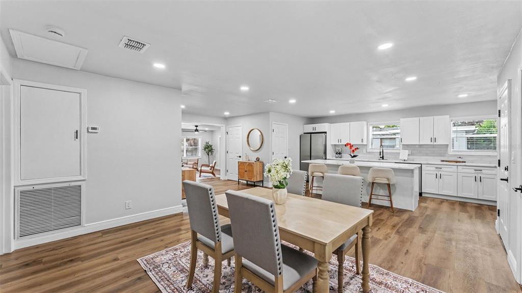 211 W VALENCIA STREET, LAKELAND, FL — photo 4 of 30