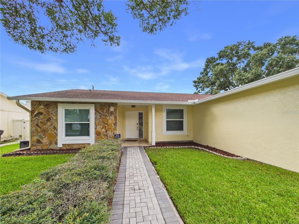 16004 EAGLE RIVER WAY, TAMPA, FL — photo 2 of 30