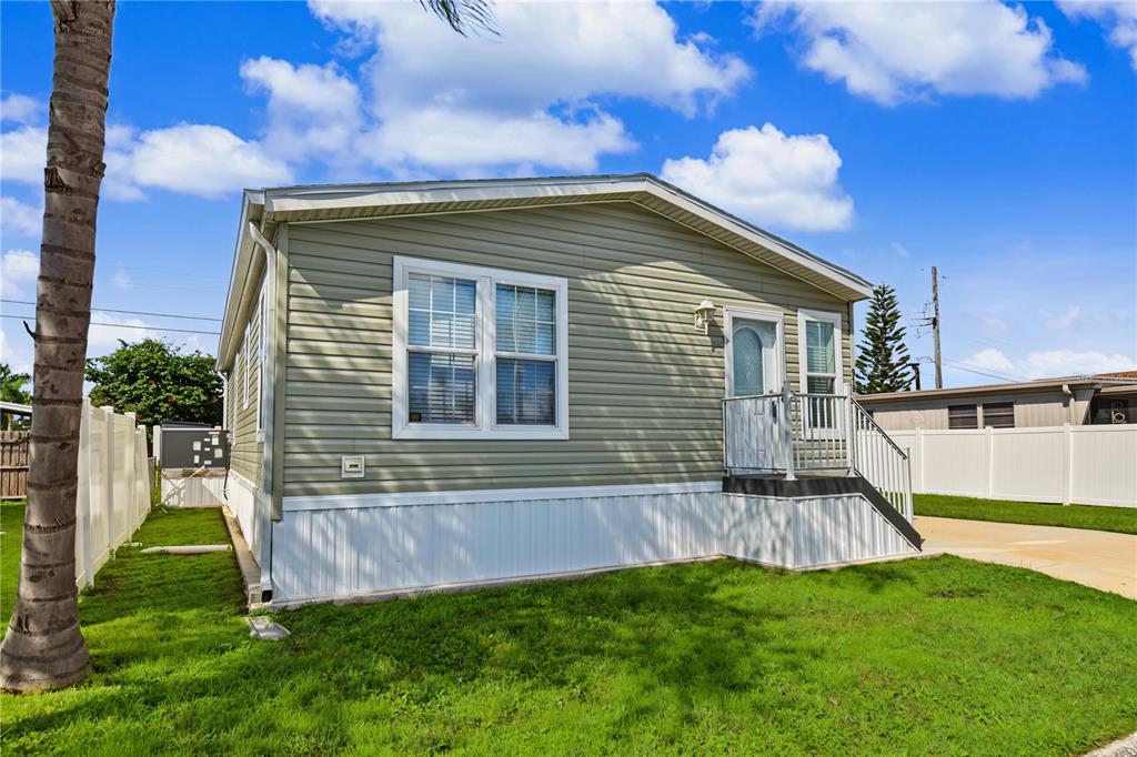 919 50TH AVENUE W, BRADENTON, FL — photo 2 of 30