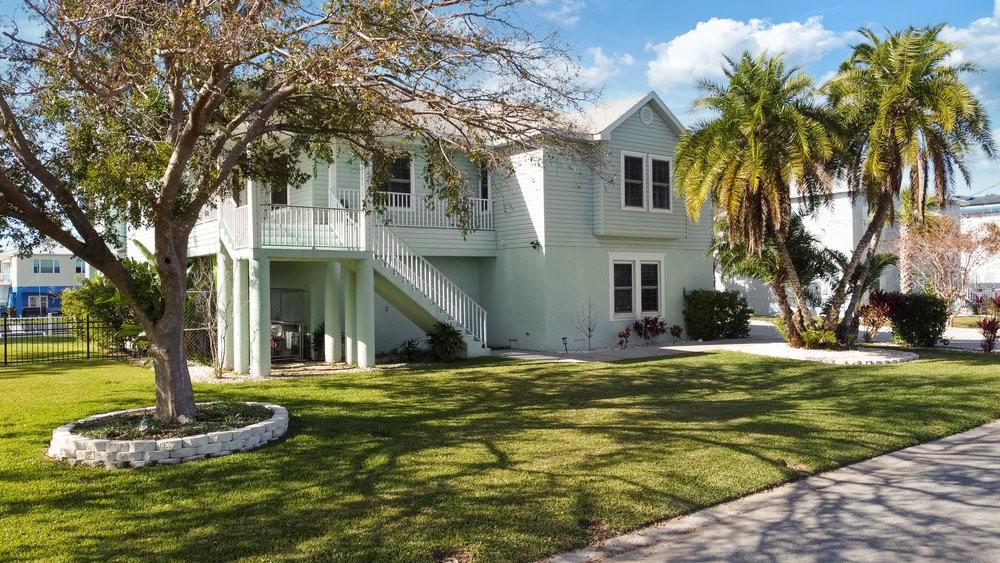 3207 HIBISCUS DRIVE