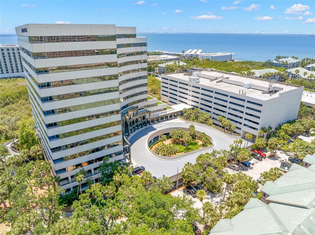 2701 N ROCKY POINT DRIVE UNIT 105