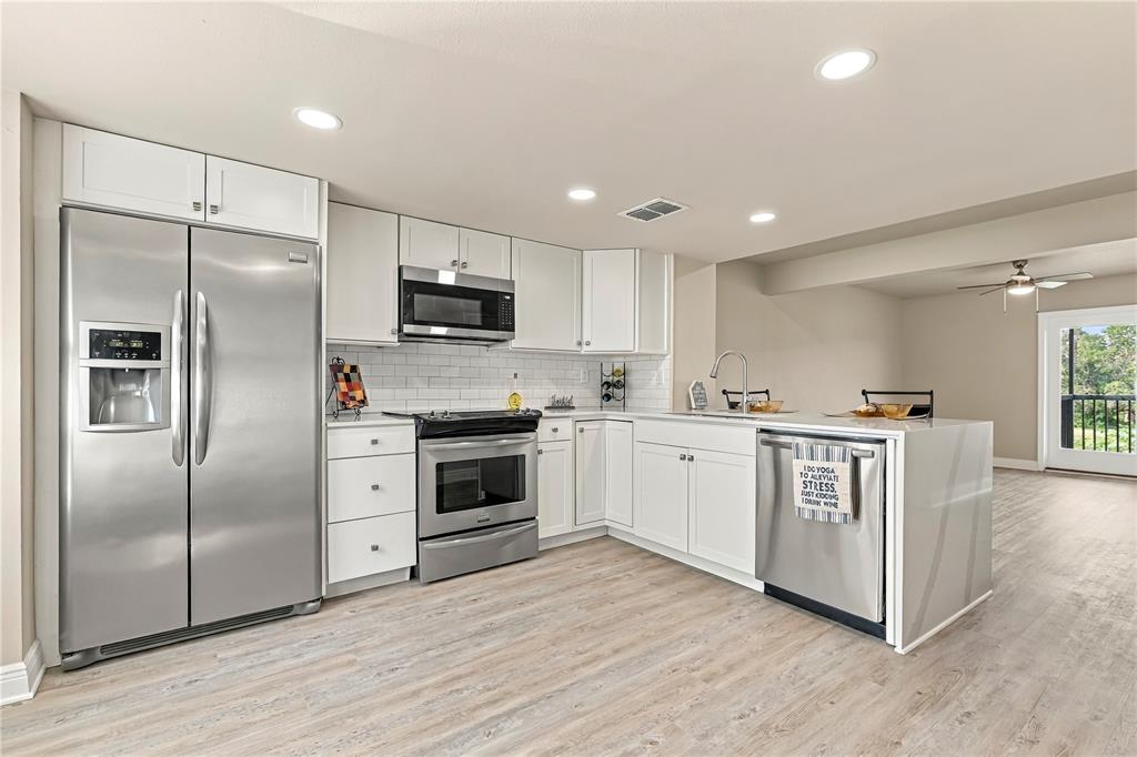 1202 BRIGADOON DRIVE, CLEARWATER, FL — photo 3 of 30