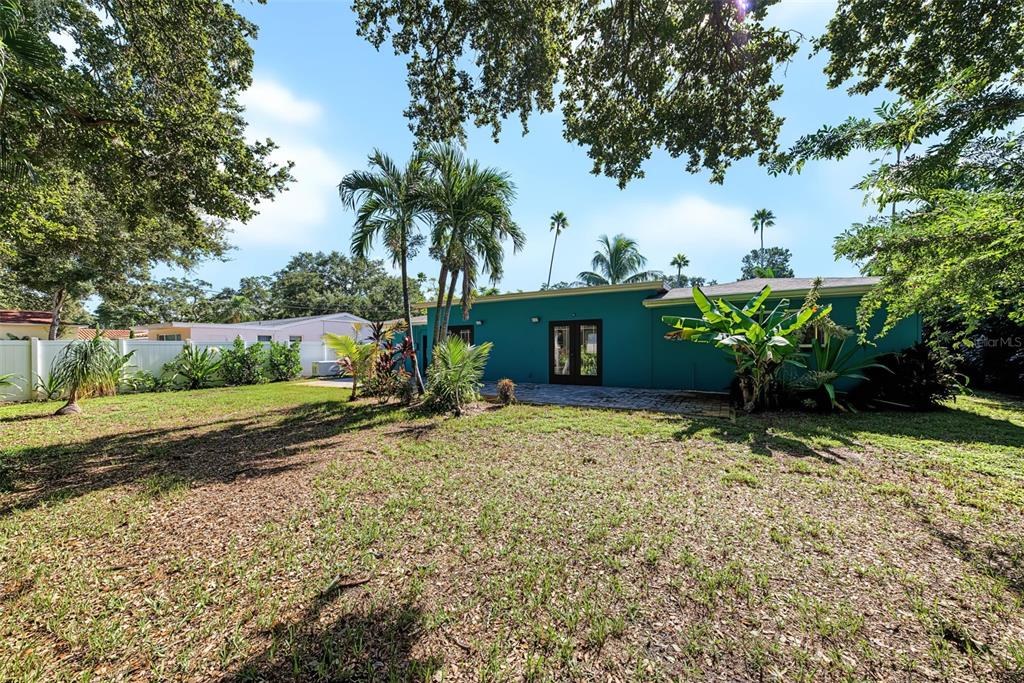 1616 INDIAN ROCKS ROAD, BELLEAIR, FL — photo 4 of 30