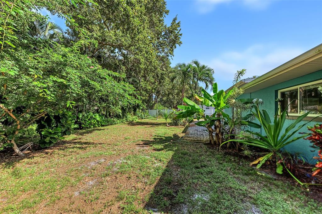1616 INDIAN ROCKS ROAD, BELLEAIR, FL — photo 5 of 30